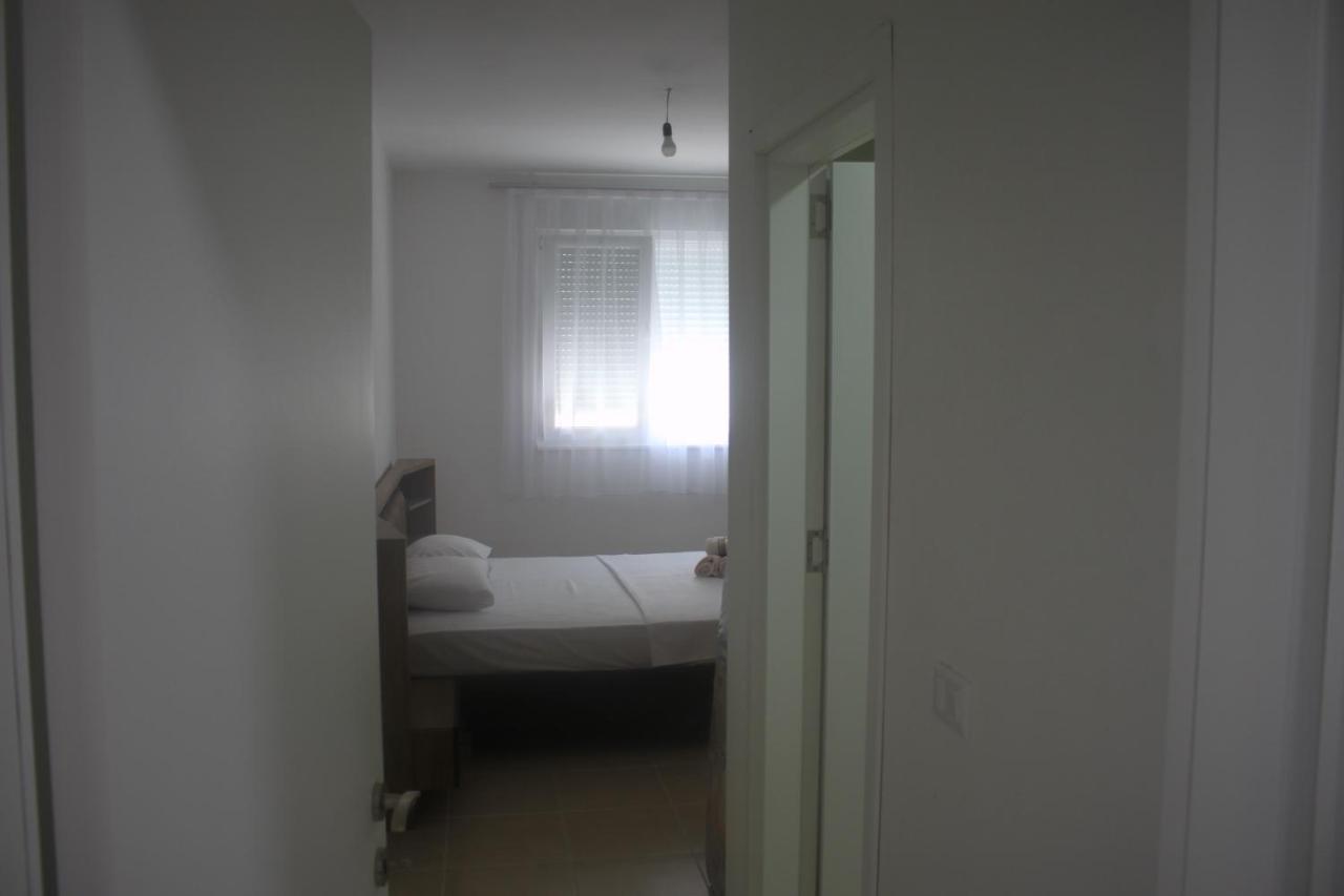 Everest Apartments Shëngjin Esterno foto