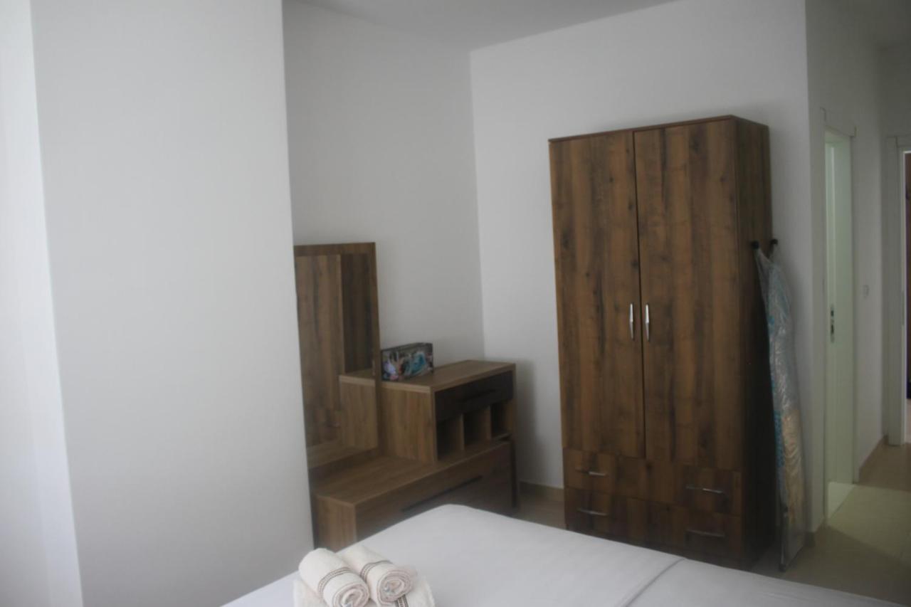 Everest Apartments Shëngjin Esterno foto