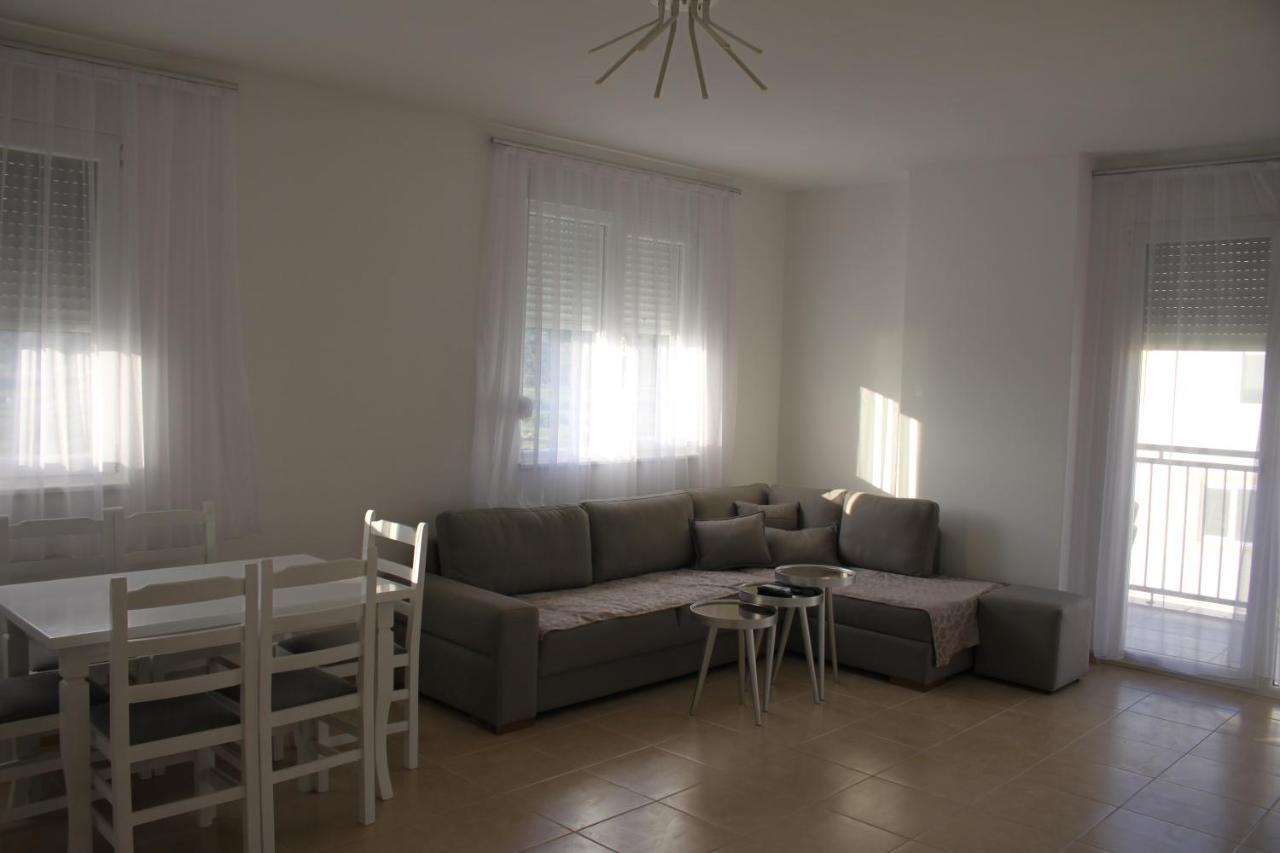 Everest Apartments Shëngjin Esterno foto