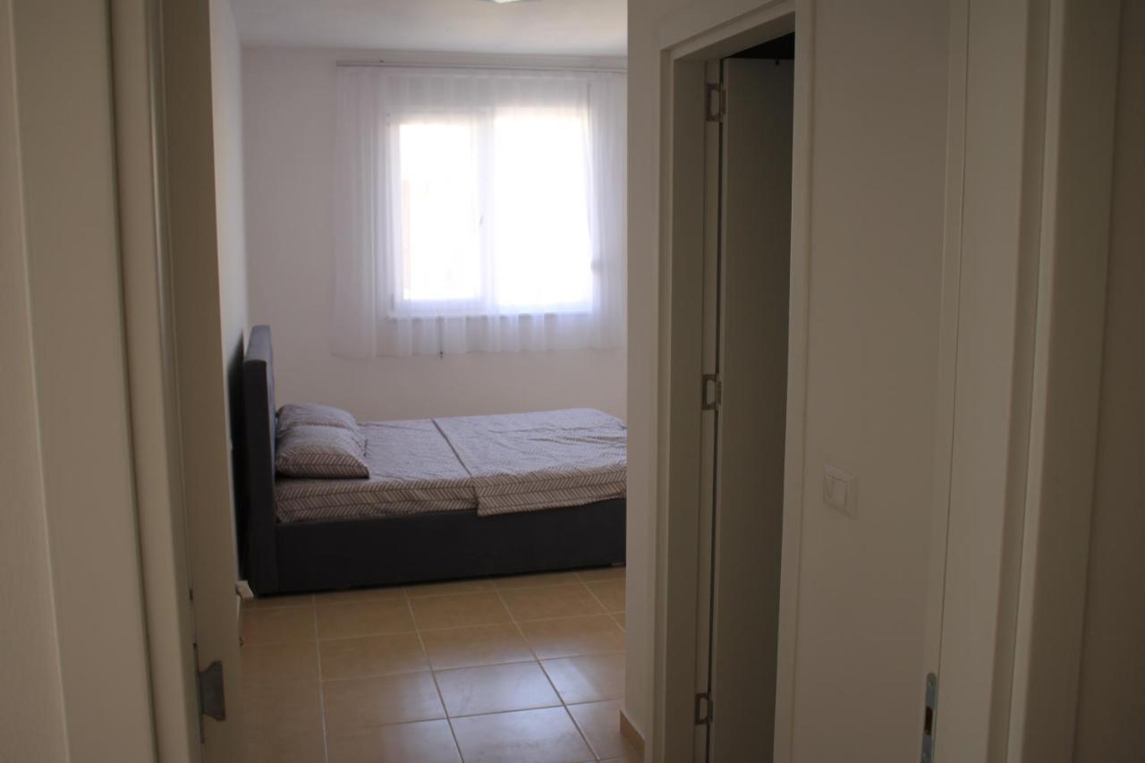 Everest Apartments Shëngjin Esterno foto