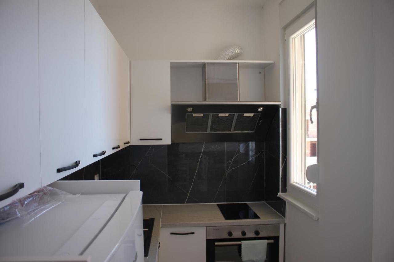 Everest Apartments Shëngjin Esterno foto