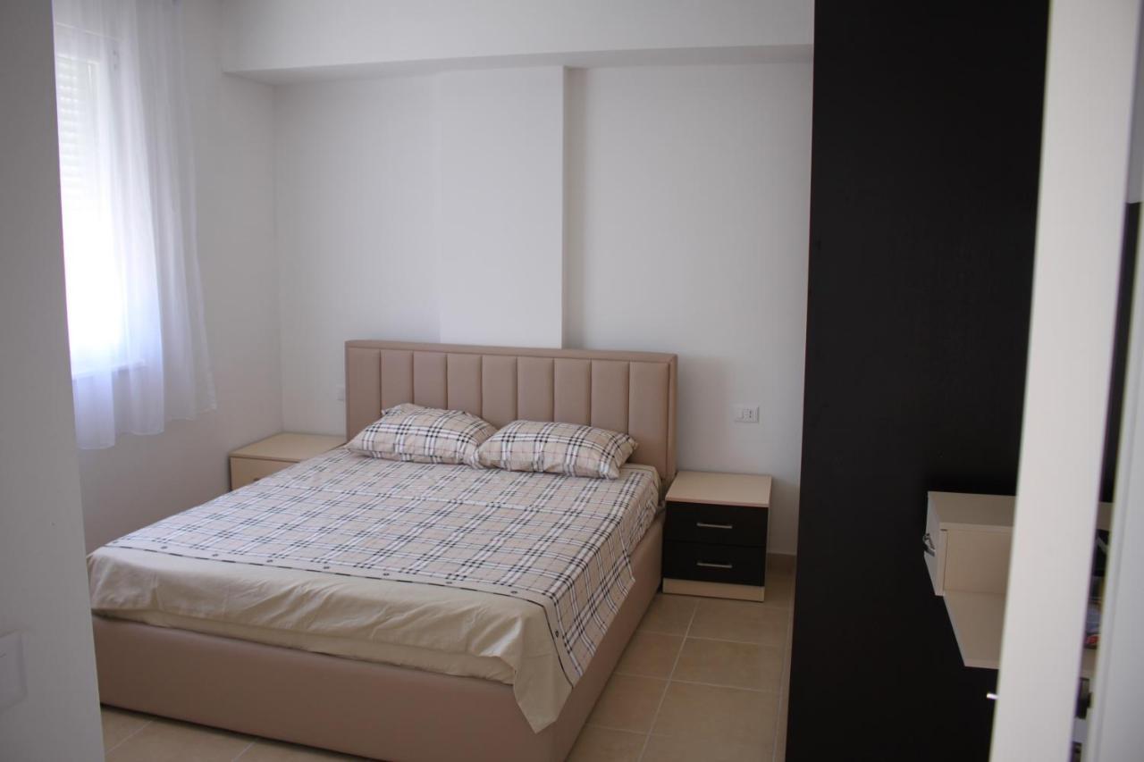 Everest Apartments Shëngjin Esterno foto