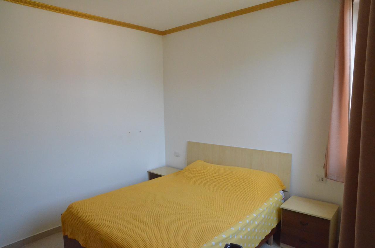Everest Apartments Shëngjin Esterno foto