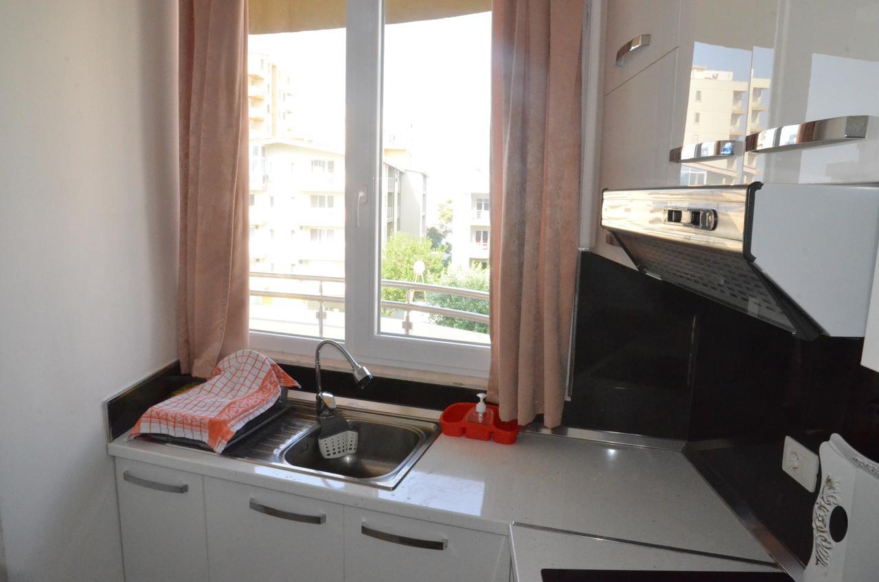 Everest Apartments Shëngjin Esterno foto