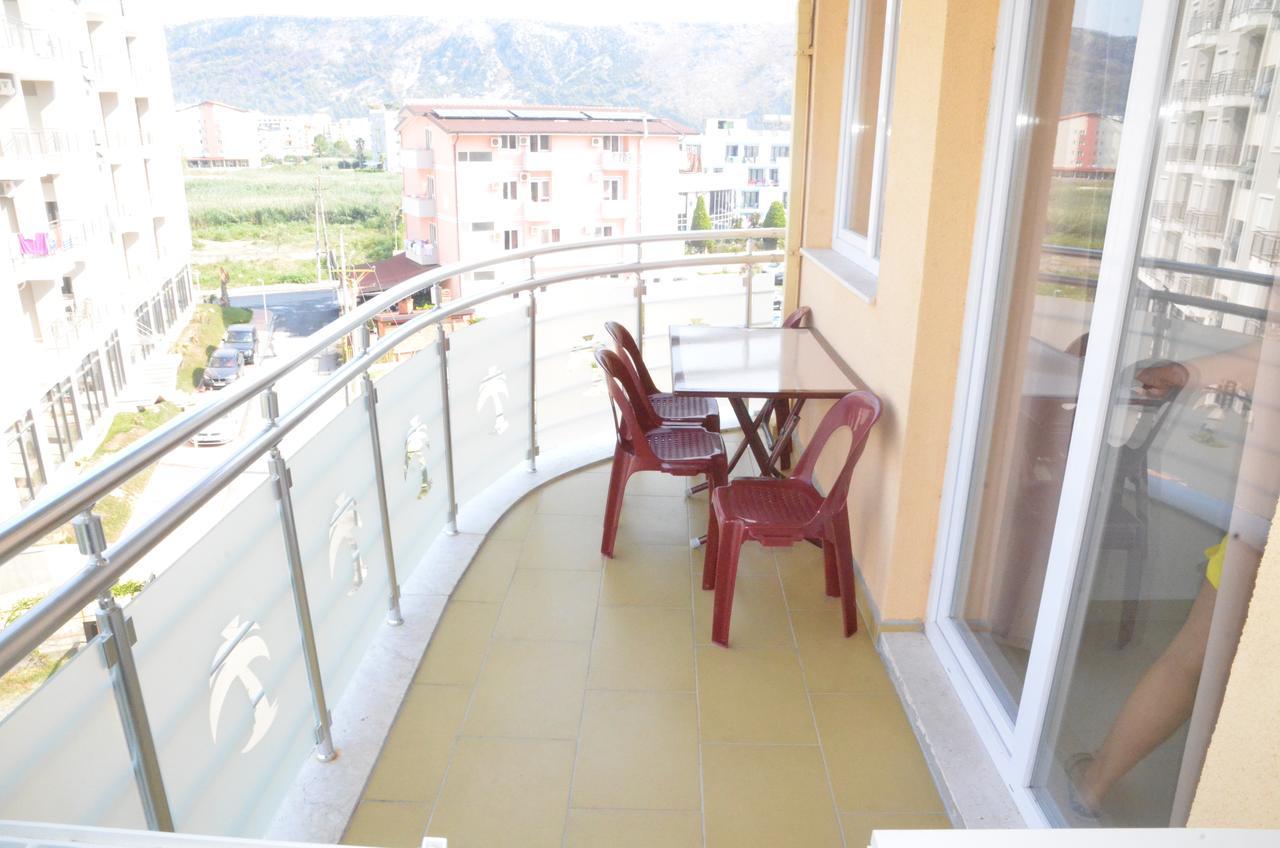 Everest Apartments Shëngjin Esterno foto