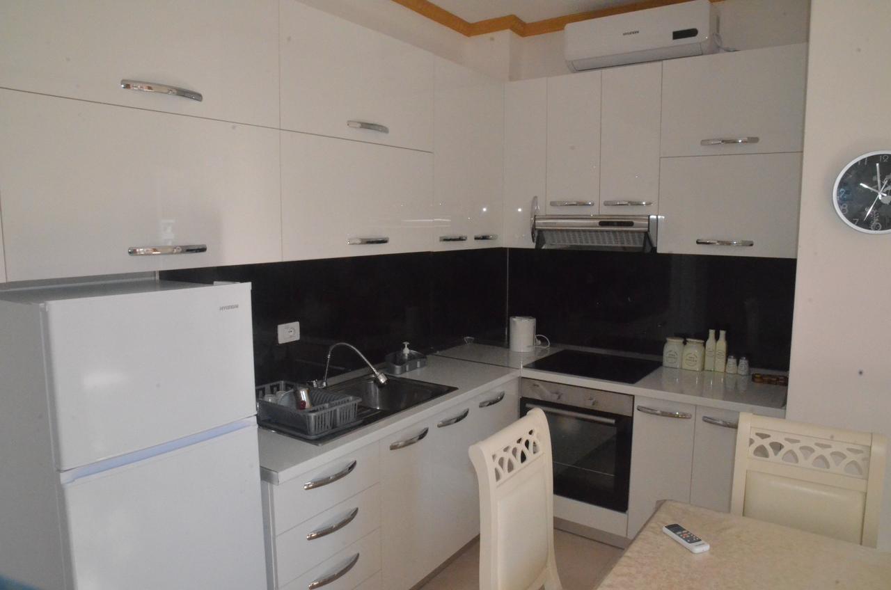 Everest Apartments Shëngjin Esterno foto